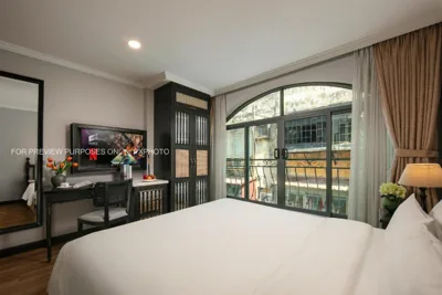 Executive Suite — The Emissary Hanoi Hotel & Spa